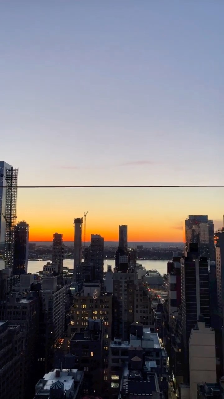 #NoFilter || Sunset on the Hudson 🌅🧡 || #igreels #sunset #manhattan #manhattanskyline #nyc #reelsinstagram #vlog