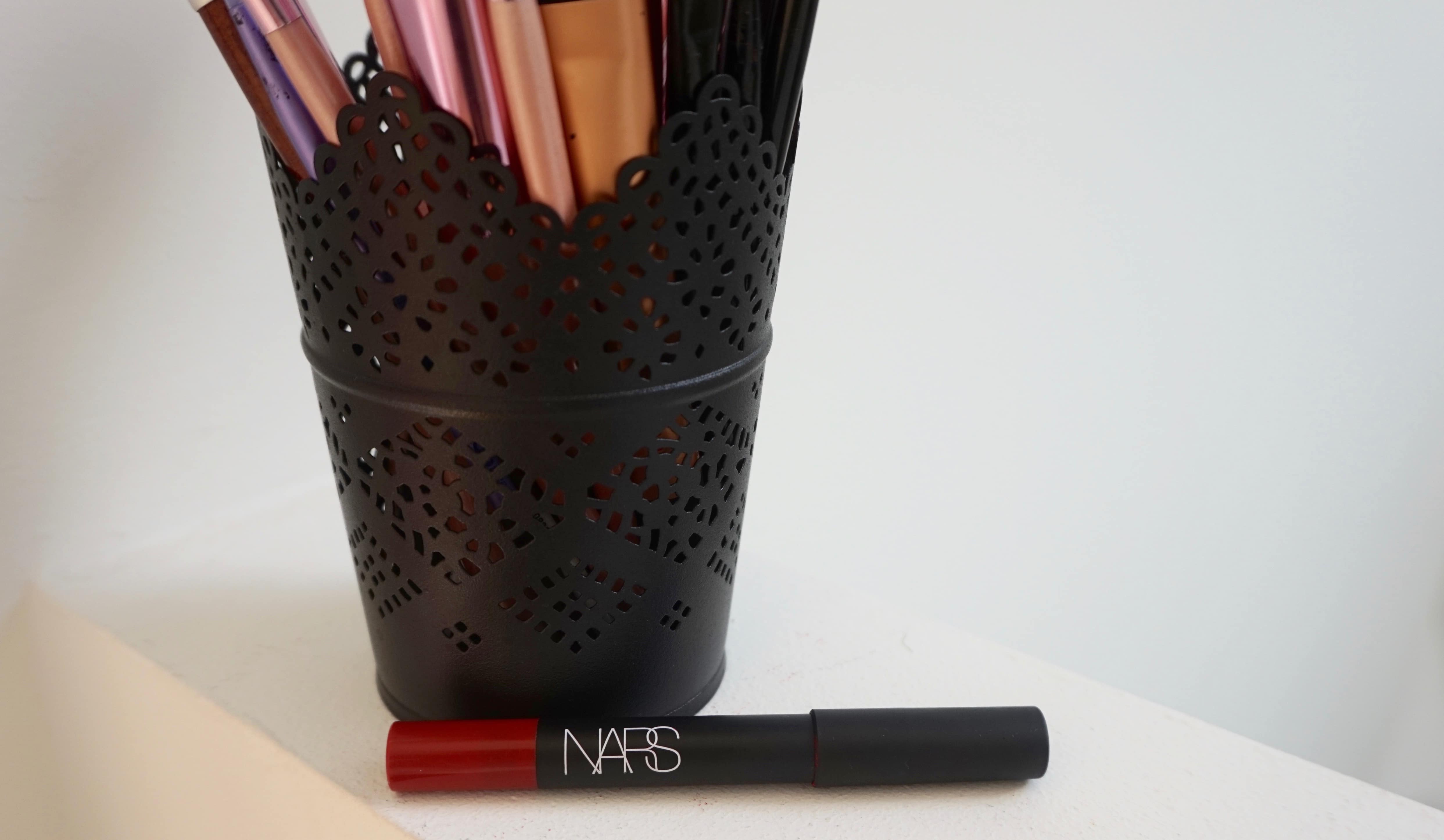 nars-lippencil-mysteriousred-05334